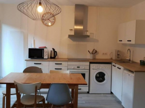 Appartement rénové 4 pers avec parking à Cauterets - FR-1-234-242